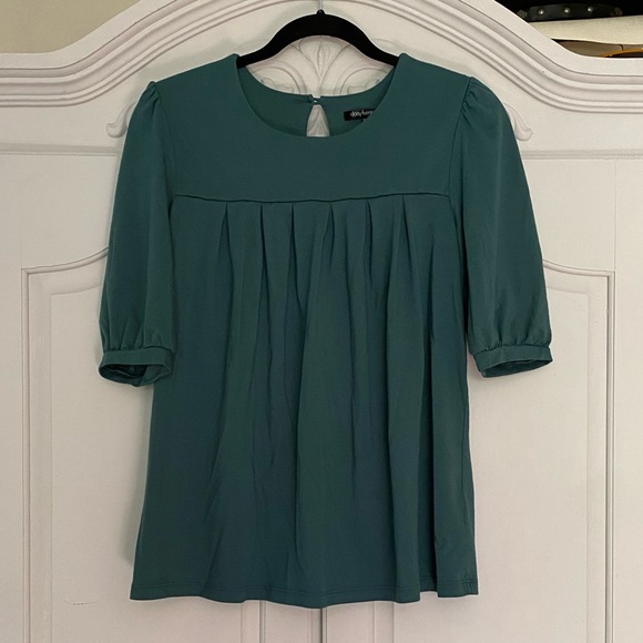 5/$25 Daisy Fuentes Forest Green Babydoll Top - Picture 1 of 3